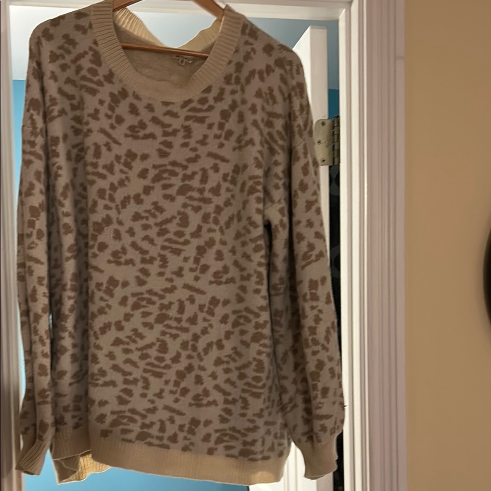 JODIFL Cozy Knit Sweater in Cream and Tan